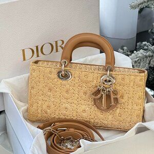 Classic DIOR Bag: A Stylish and Versatile Choice for Elegance